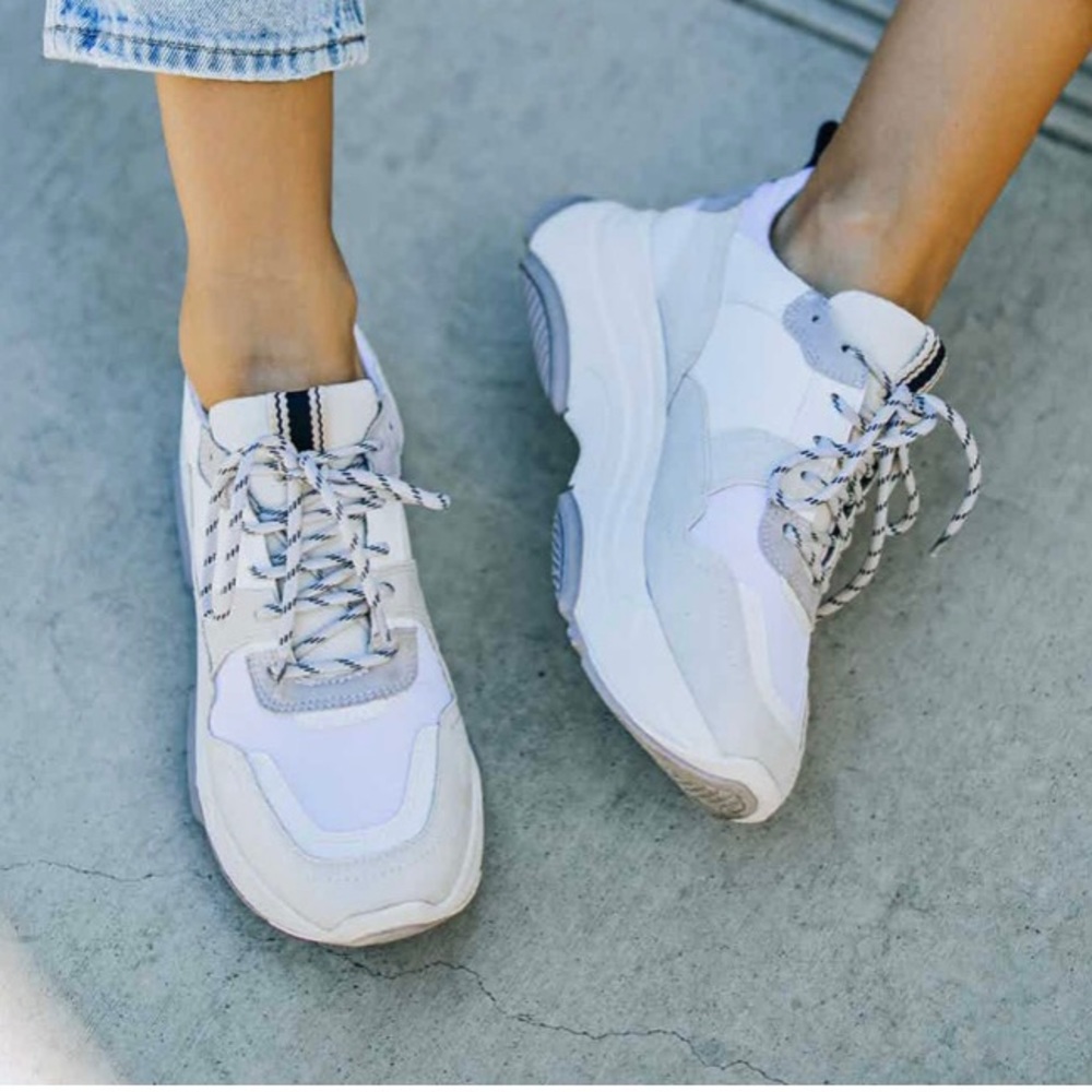 Women’s Sneakers